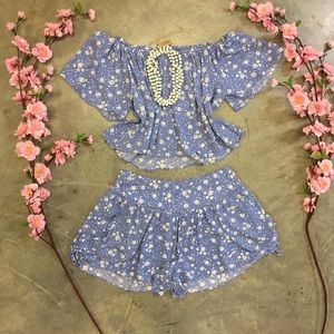 crop top set. floral shorts. blue set.